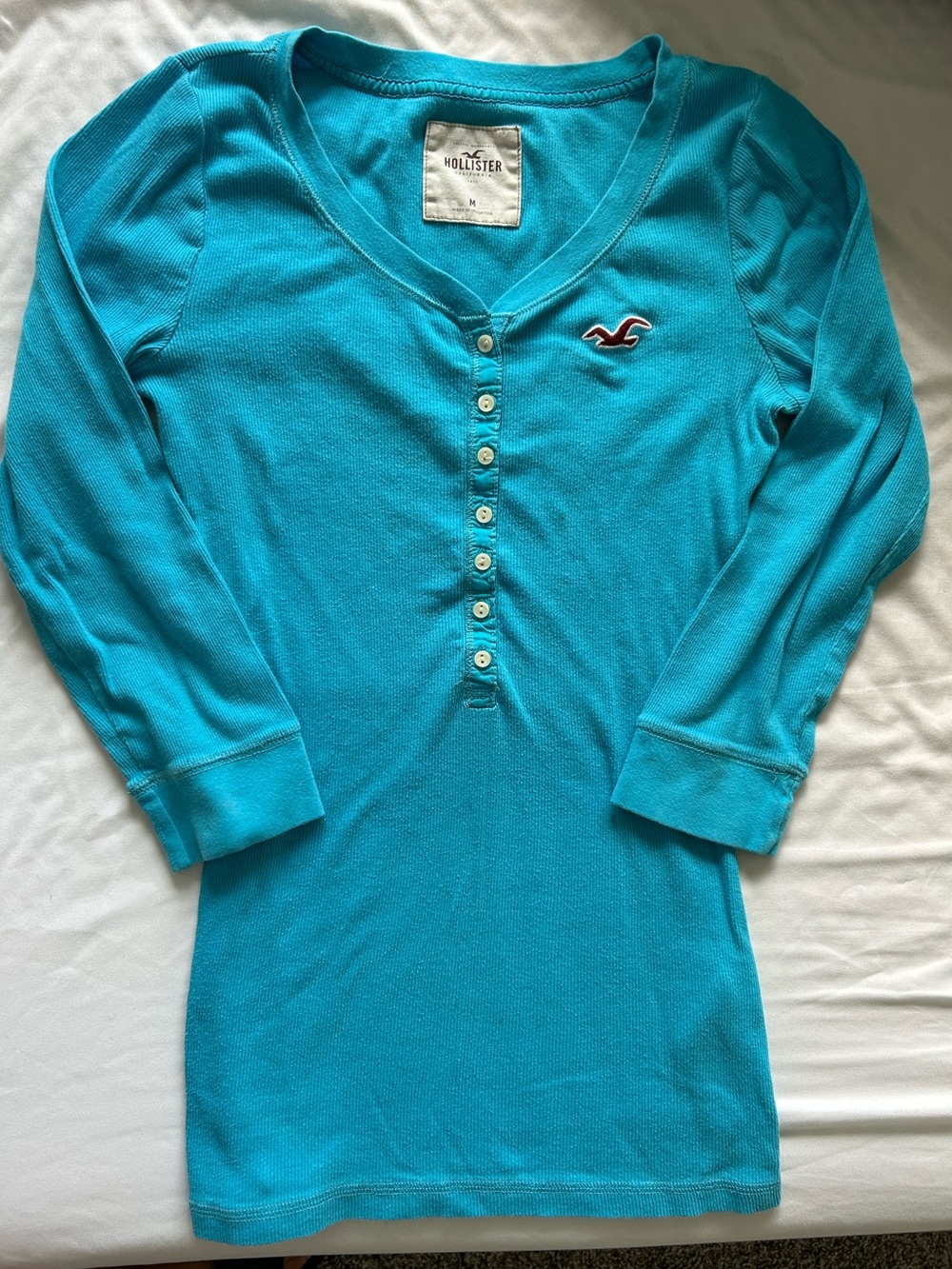 Y2K 2004 Hollister Bright Teal Button Henley 3/4 Sleeve Top